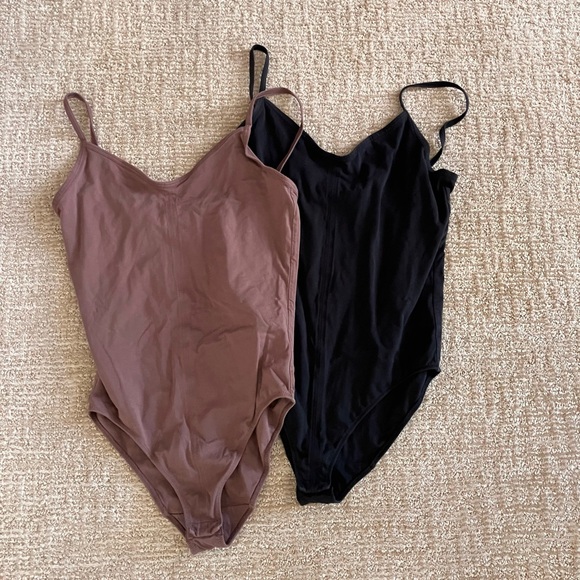 Everlane Other - Everlane Seamless Camisole Bodysuits - Black and Mauve
